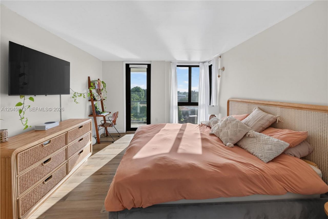 9800 W Bay Harbor Dr , Unit 503, Bay Harbor Islands, FL 33154 Photo