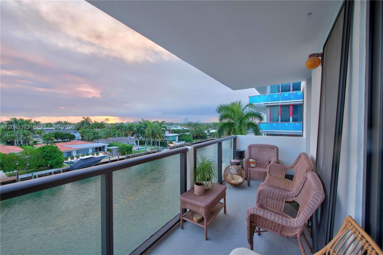 9800 W Bay Harbor Dr , Unit 503, Bay Harbor Islands, FL 33154 Photo