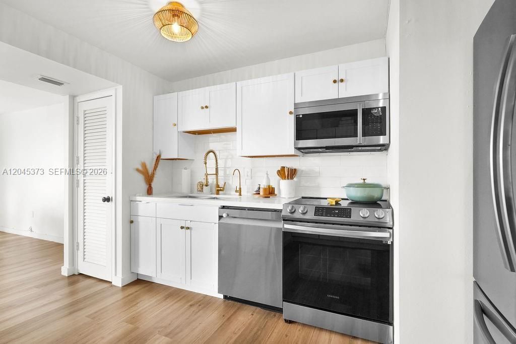 9800 W Bay Harbor Dr , Unit 503, Bay Harbor Islands, FL 33154 Photo