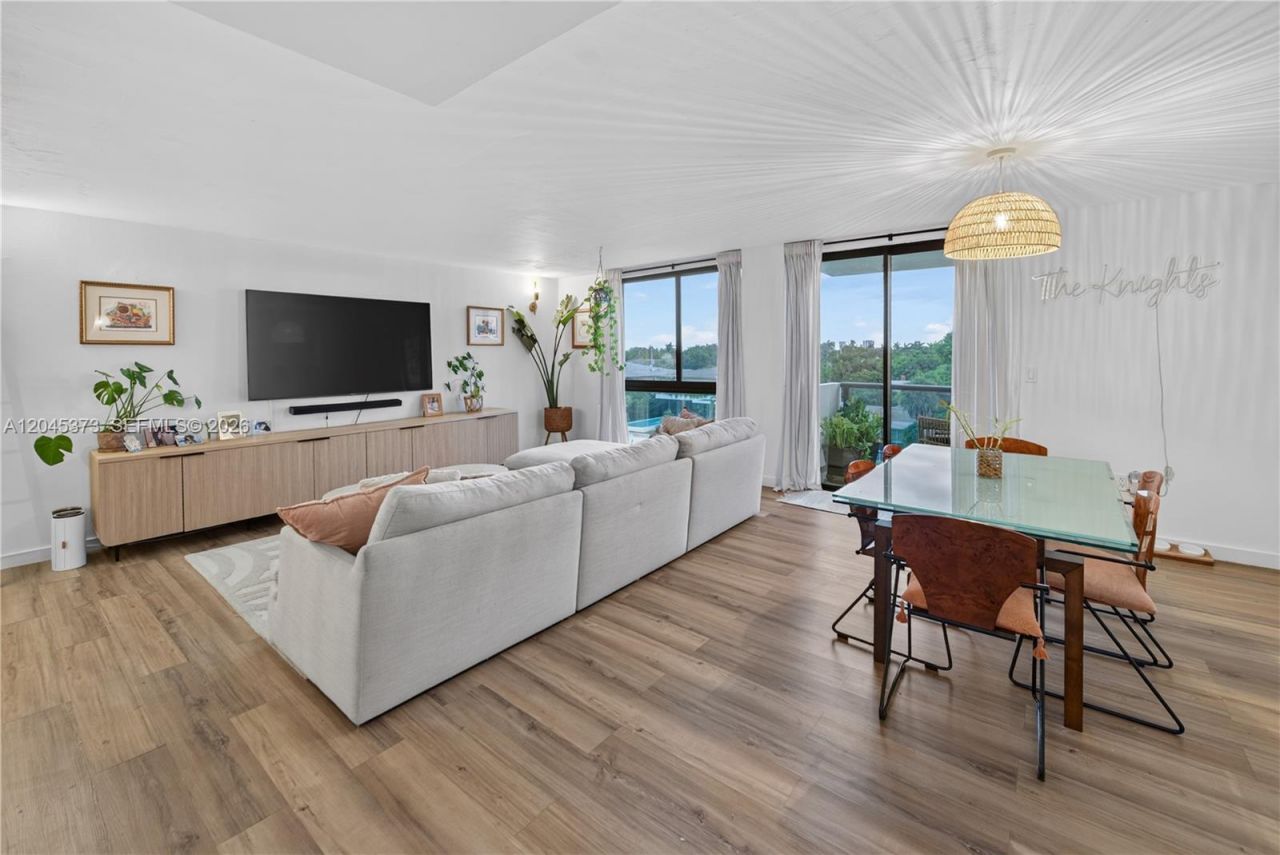 9800 W Bay Harbor Dr , Unit 503, Bay Harbor Islands, FL 33154 Photo
