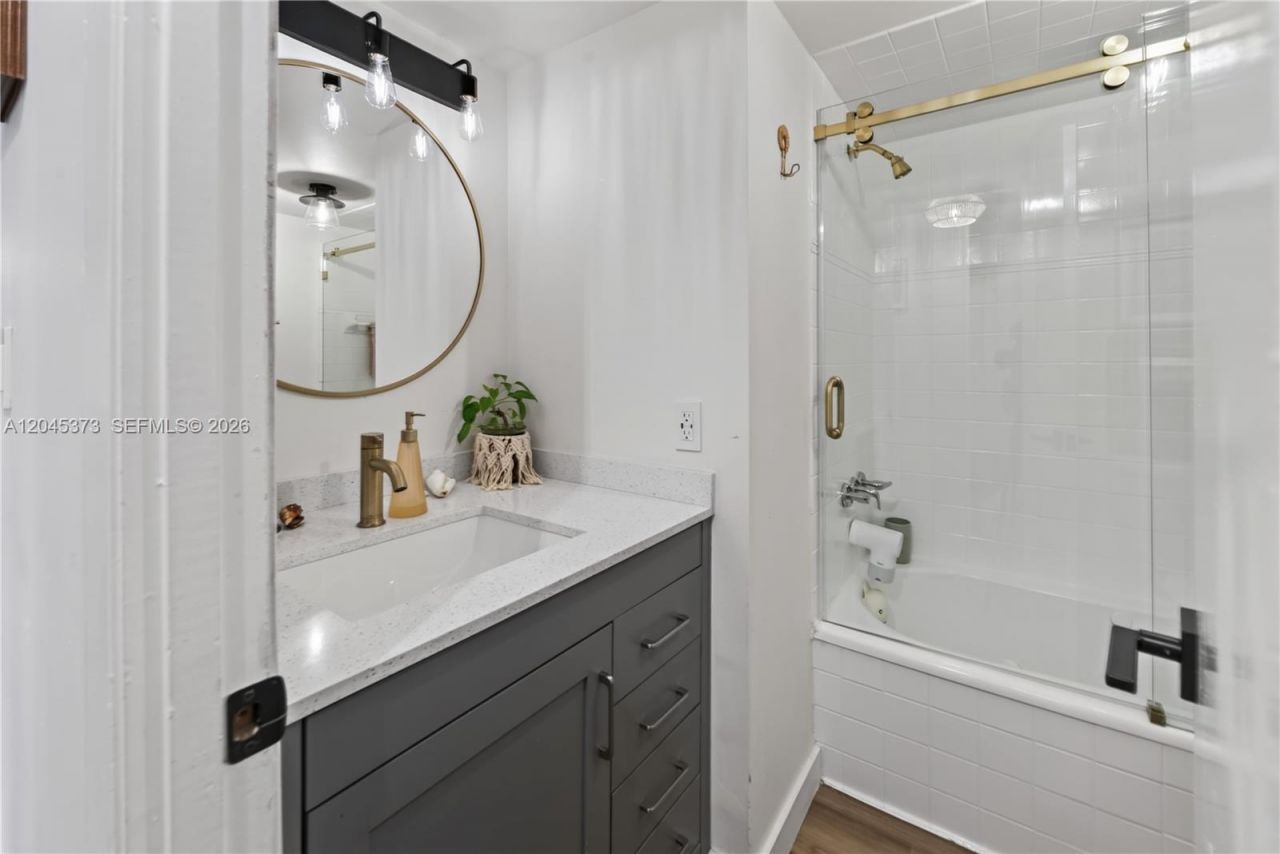 9800 W Bay Harbor Dr , Unit 503, Bay Harbor Islands, FL 33154 Photo
