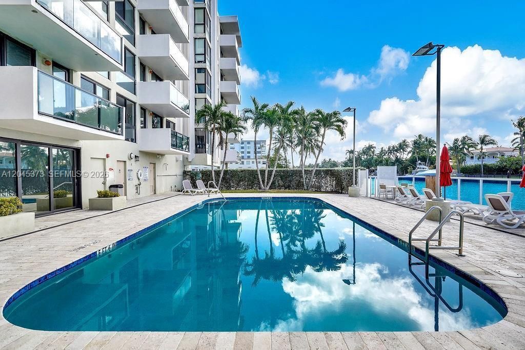 9800 W Bay Harbor Dr , Unit 503, Bay Harbor Islands, FL 33154 Photo