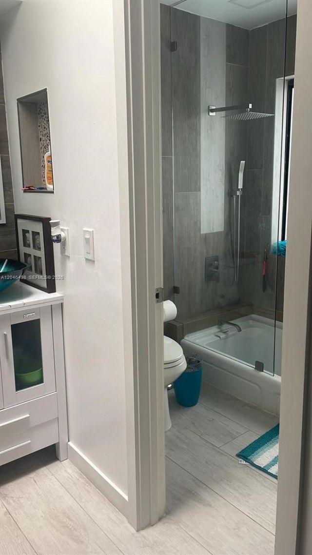 6633 NW 178th Ter, Hialeah, FL 33015 Photo