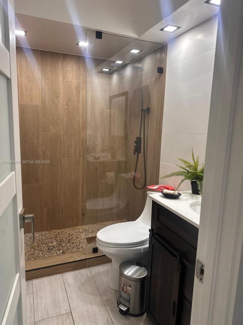 6633 NW 178th Ter, Hialeah, FL 33015 Photo