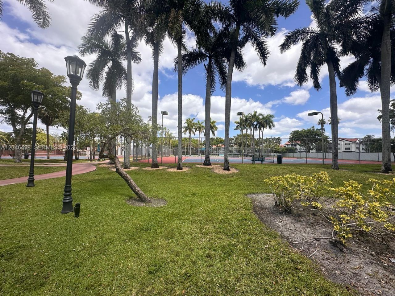 6633 NW 178th Ter, Hialeah, FL 33015 Photo
