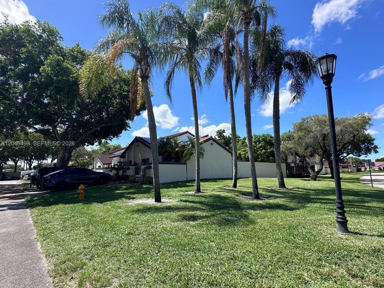 6633 NW 178th Ter, Hialeah, FL 33015 Photo