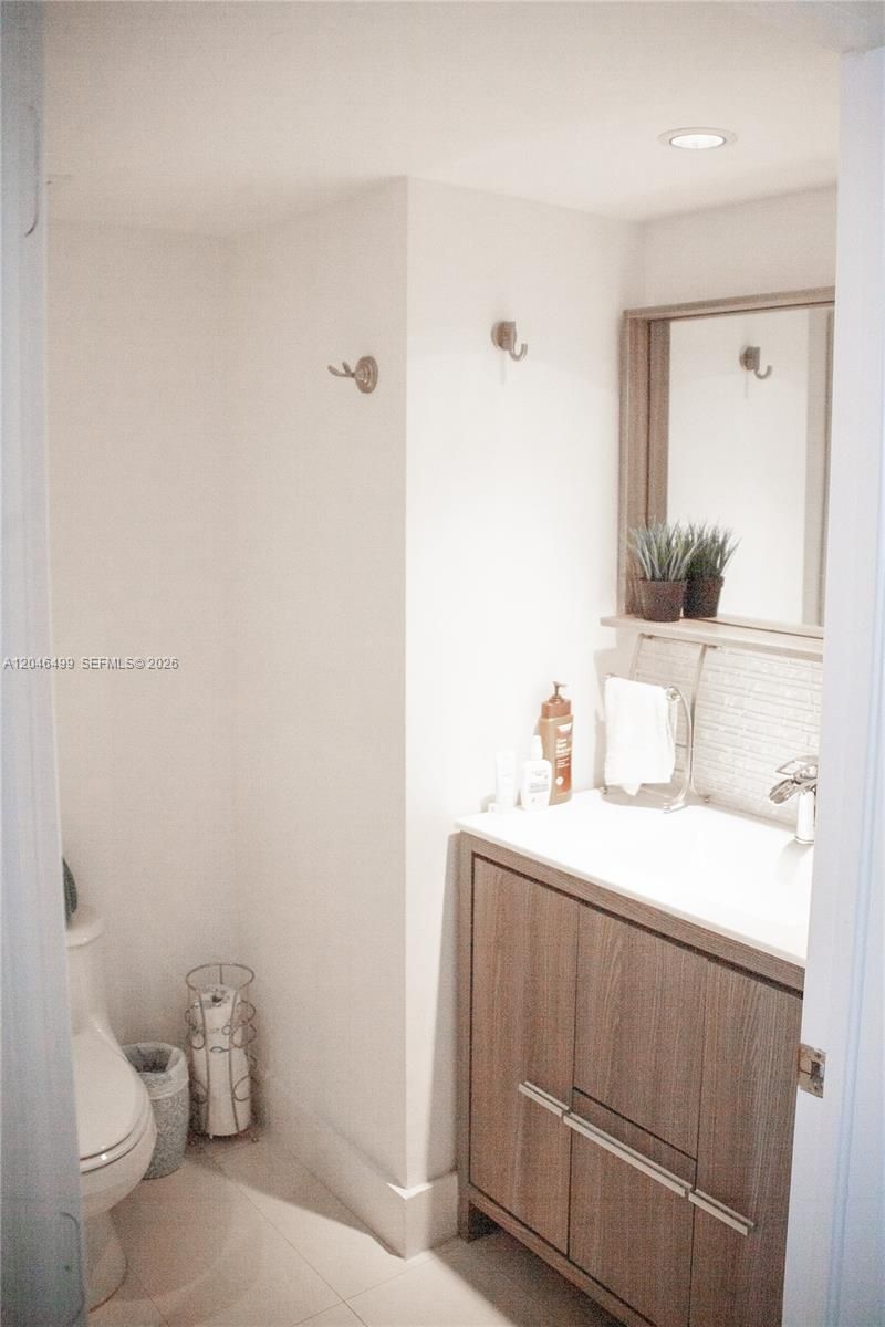 6301 Collins Ave , Unit 807, Miami Beach, FL 33141 Photo