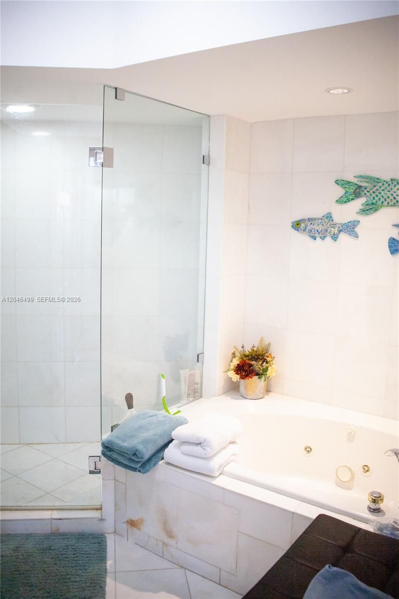 6301 Collins Ave , Unit 807, Miami Beach, FL 33141 Photo