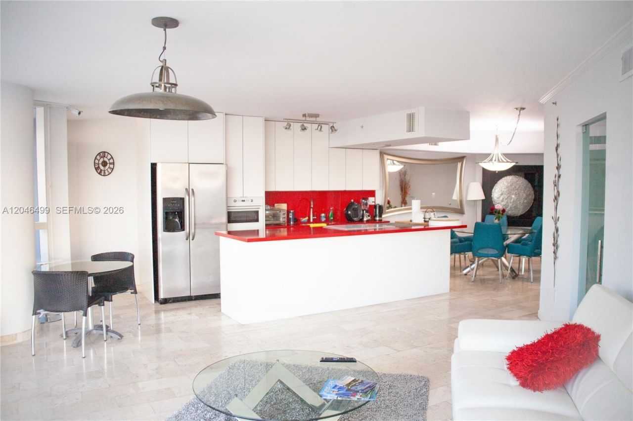 6301 Collins Ave , Unit 807, Miami Beach, FL 33141 Photo