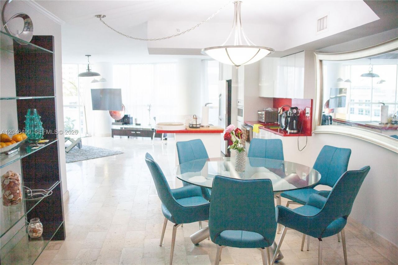 6301 Collins Ave , Unit 807, Miami Beach, FL 33141 Photo