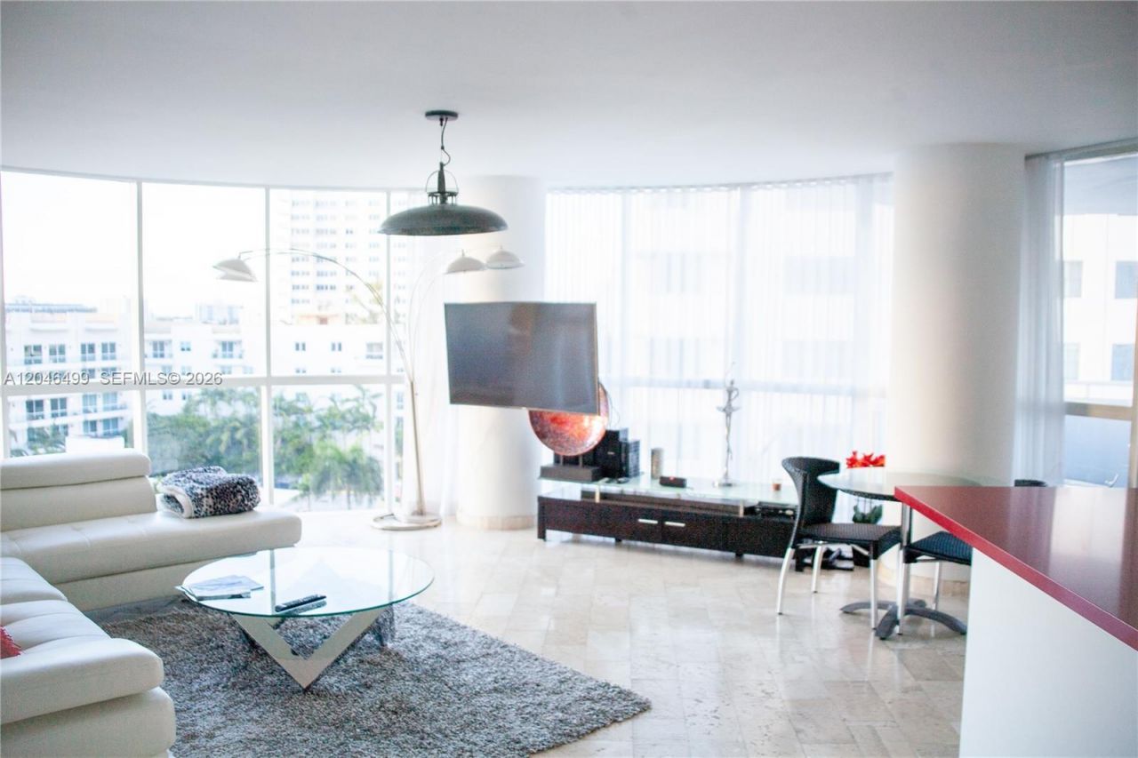 6301 Collins Ave , Unit 807, Miami Beach, FL 33141 Photo