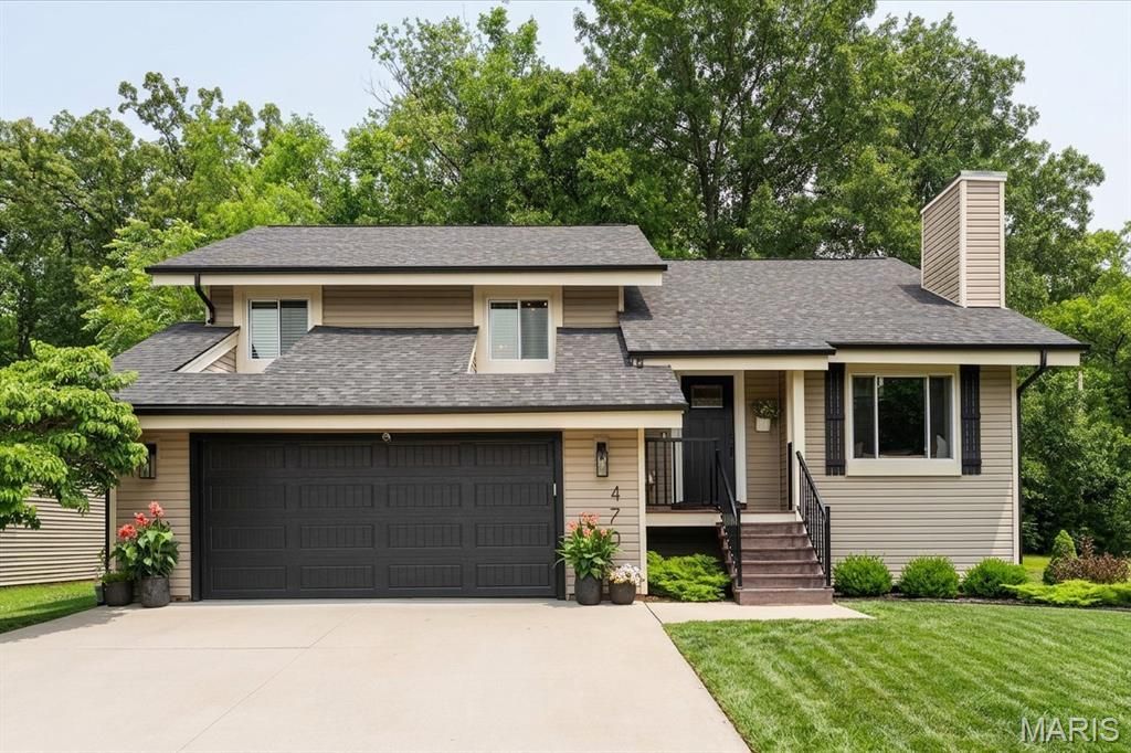 470 Oak Hill Drive , Lake Saint Louis, MO 63367 Main Photo