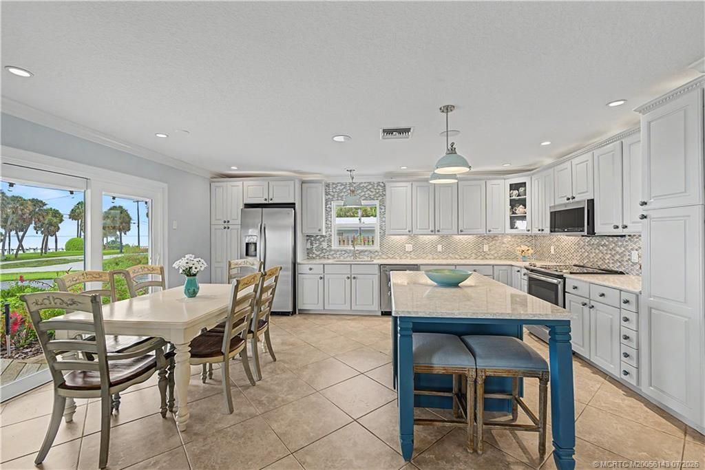 1711 S Indian River Drive, Fort Pierce, FL 34950 Photo