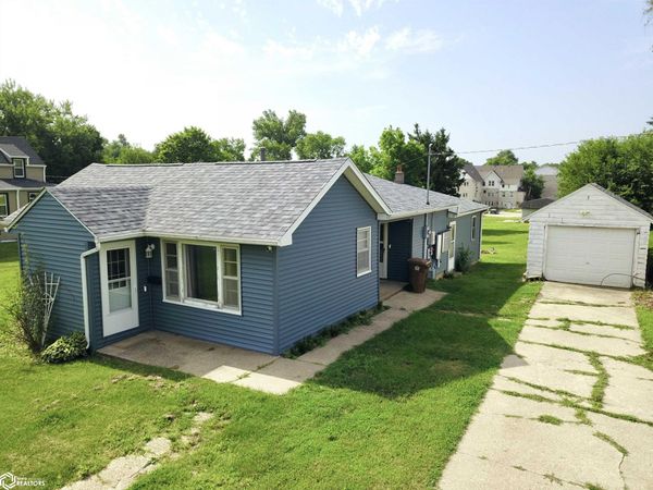 316 8th Avenue, Grinnell, IA 50112