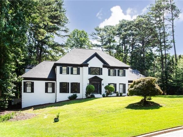 1887 Chedworth Court , Stone Mountain, GA 30087