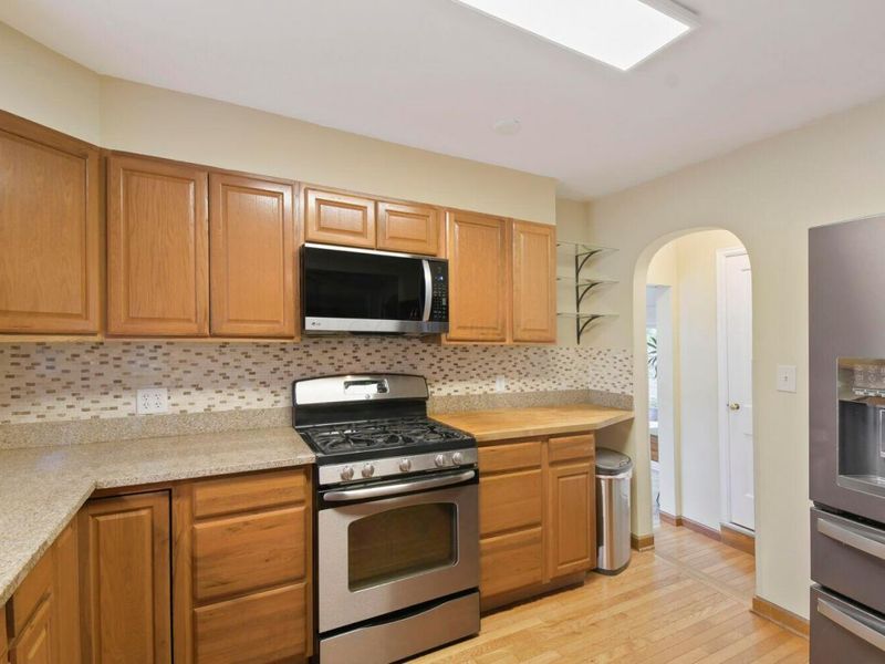2732 Minerva Lake Road, Columbus, OH 43231 Photo 7