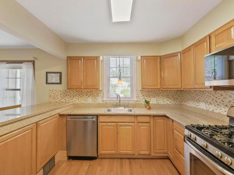 2732 Minerva Lake Road, Columbus, OH 43231 Photo 8