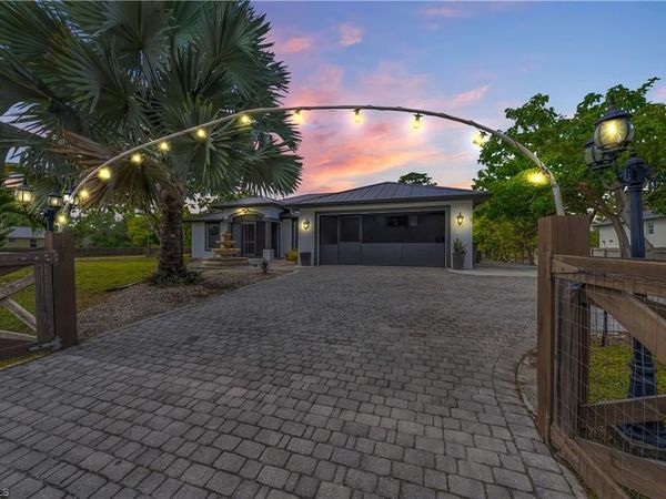 909 Williams AVE , LEHIGH ACRES, FL 33972
