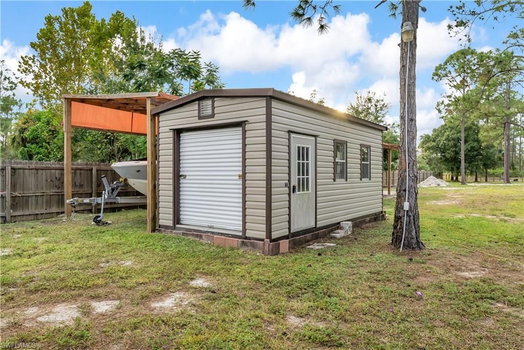 909 Williams Ave, Lehigh Acres, FL 33972 Photo