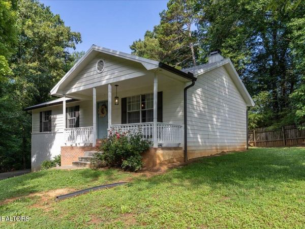 860 Anchor Drive, Lenoir City, TN 37771
