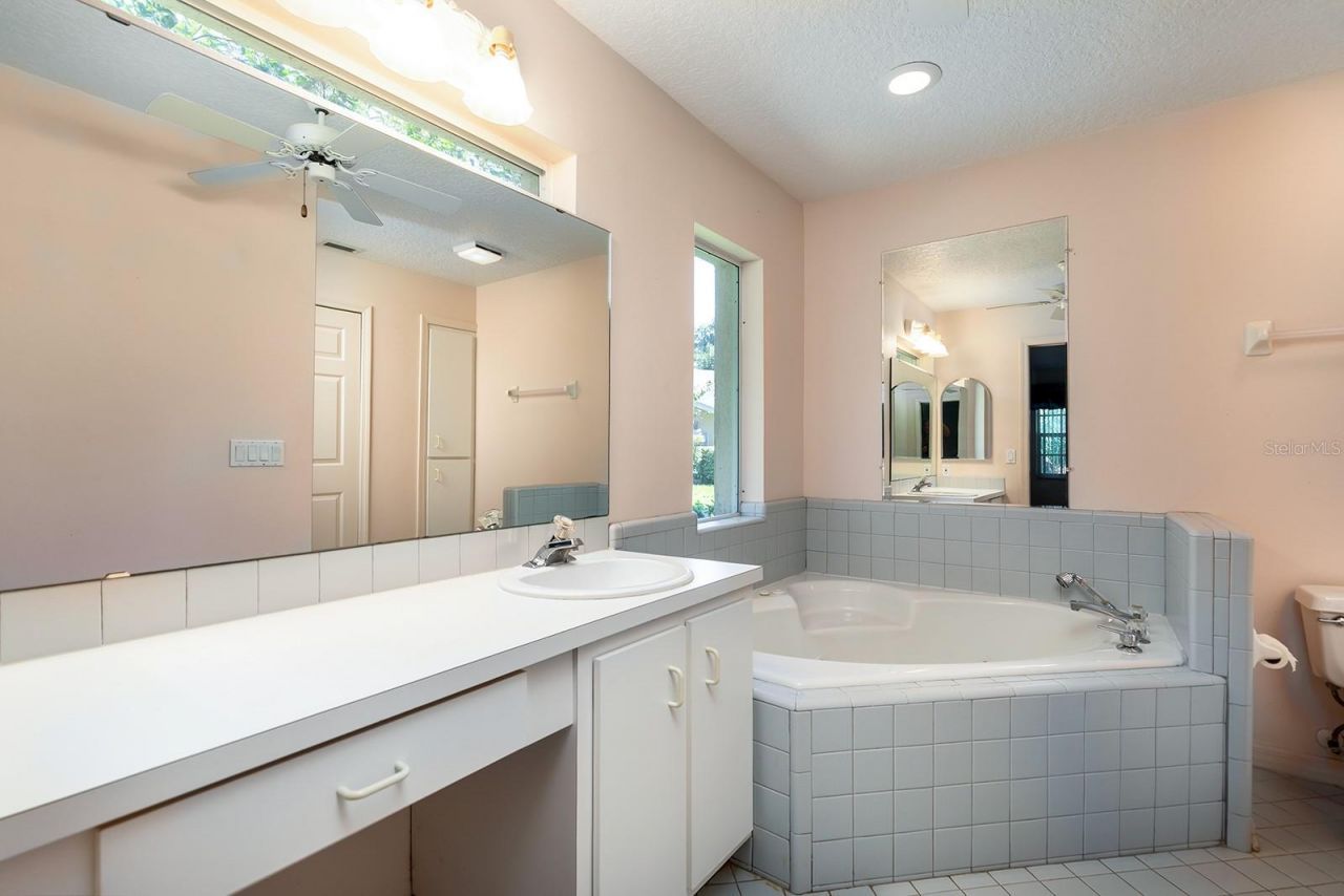 167 Juniper Way, Tavares, FL 32778 Photo