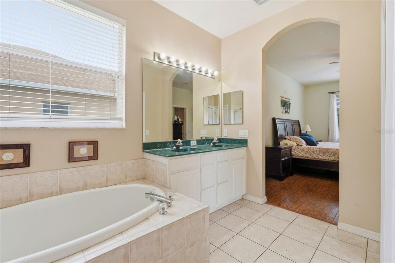835 Cedarcrest Court, Sarasota, FL 34232 Photo