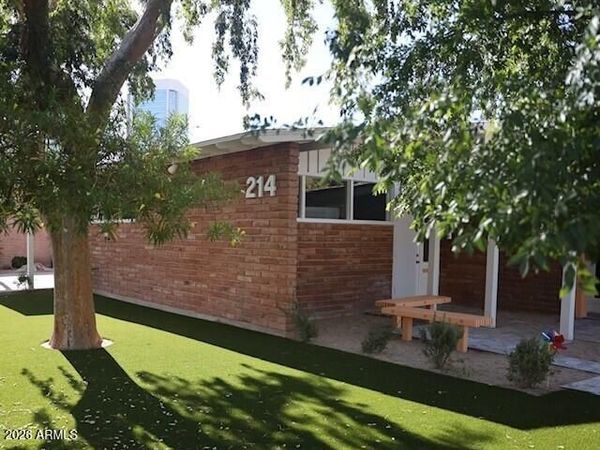 214 E MONTEREY Way, Phoenix, AZ 85012