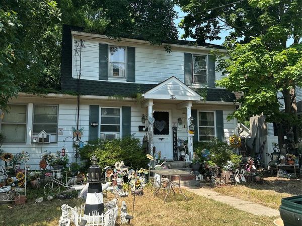 2 Willett Avenue , Sayville, NY 11782