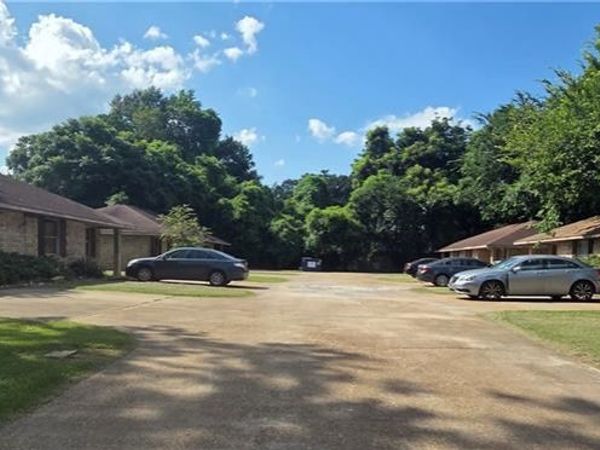 2804 MONROE Street, Alexandria, LA 71301