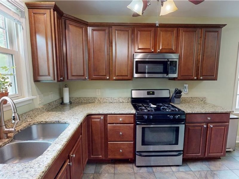 16713 Lomond Boulevard, Shaker Heights, OH 44120 Photo 13