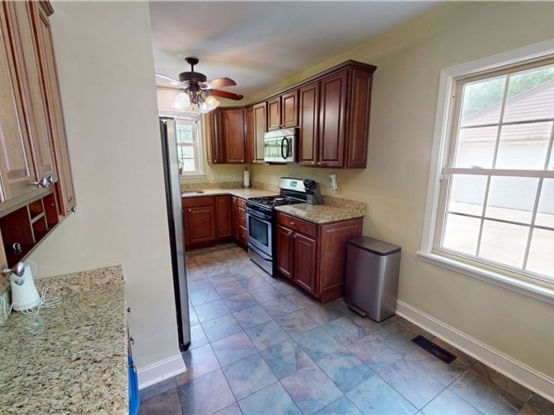 16713 Lomond Boulevard, Shaker Heights, OH 44120 Photo 15