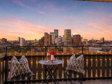 400 Groveland Avenue, Unit 1212, Minneapolis, MN 55403