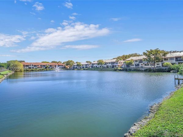 3405 Emerald Oaks Dr , Unit 207, Hollywood, FL 33021