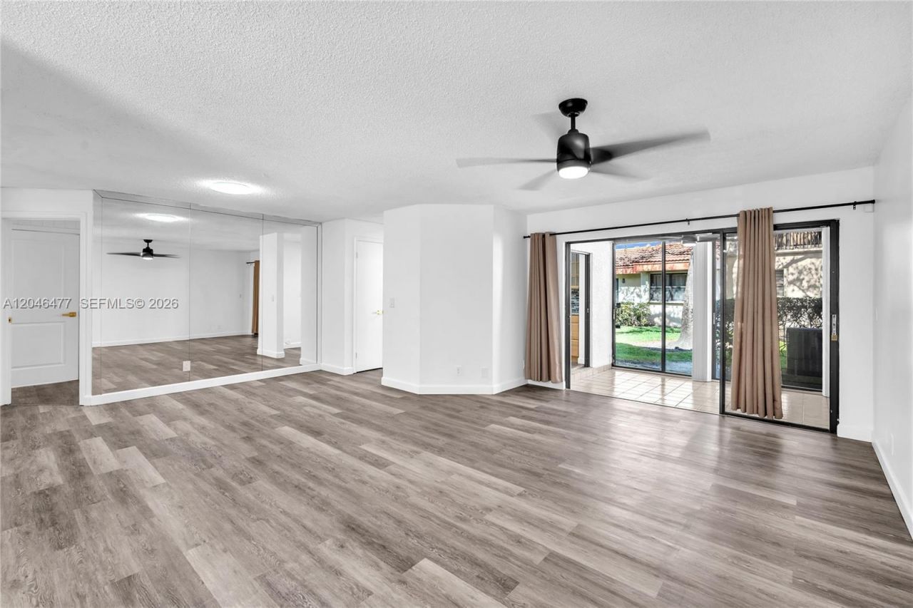 3405 Emerald Oaks Dr , Unit 207, Hollywood, FL 33021 Photo
