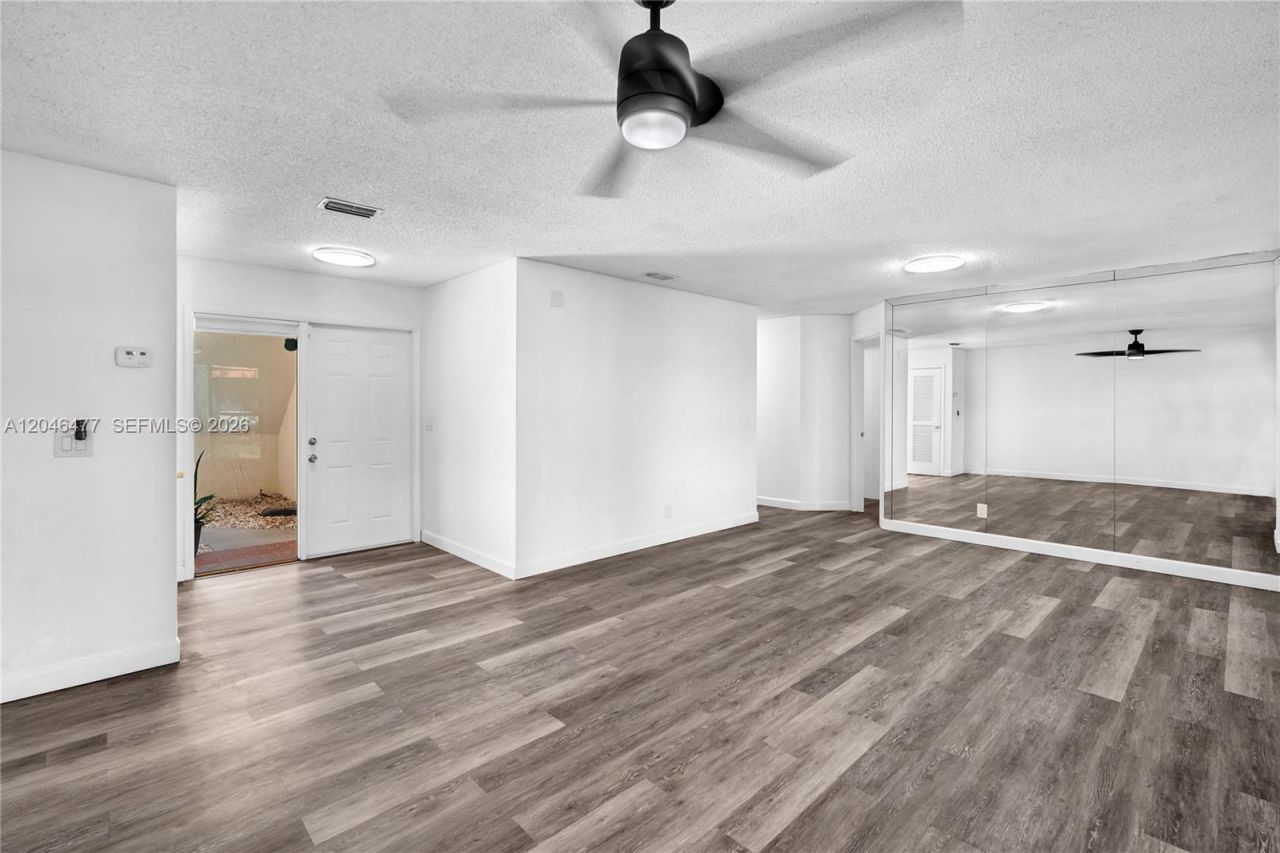 3405 Emerald Oaks Dr , Unit 207, Hollywood, FL 33021 Photo