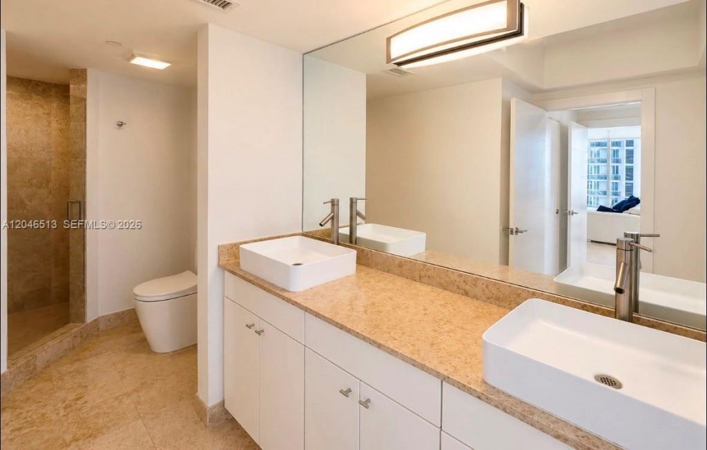 4775 Collins Ave , Unit 2407, Miami Beach, FL 33140 Photo