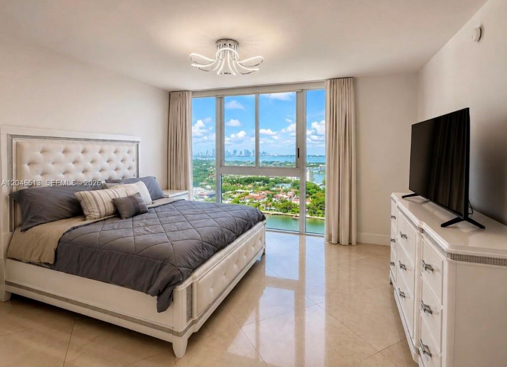 4775 Collins Ave , Unit 2407, Miami Beach, FL 33140 Photo