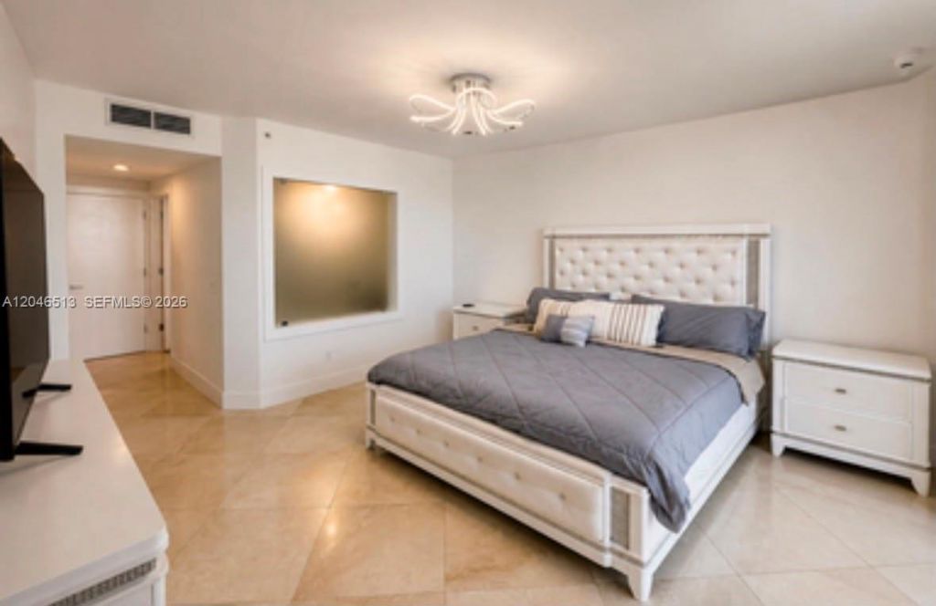 4775 Collins Ave , Unit 2407, Miami Beach, FL 33140 Photo