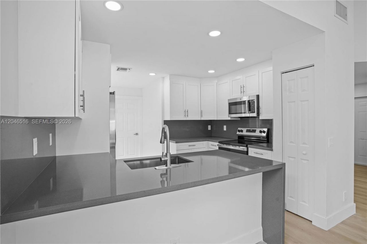 9354 Arborwood Cir , Unit 9354, Davie, FL 33328 Photo