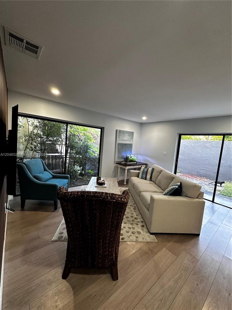 3793 SW 28th St , Unit 3793, Miami, FL 33134 Photo