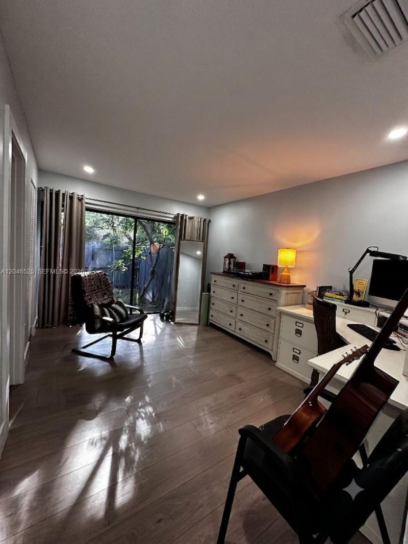 3793 SW 28th St , Unit 3793, Miami, FL 33134 Photo