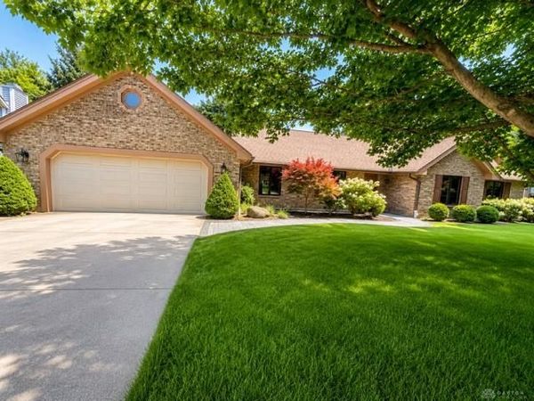 8782 Cottonwood Place, Springboro, OH 45066