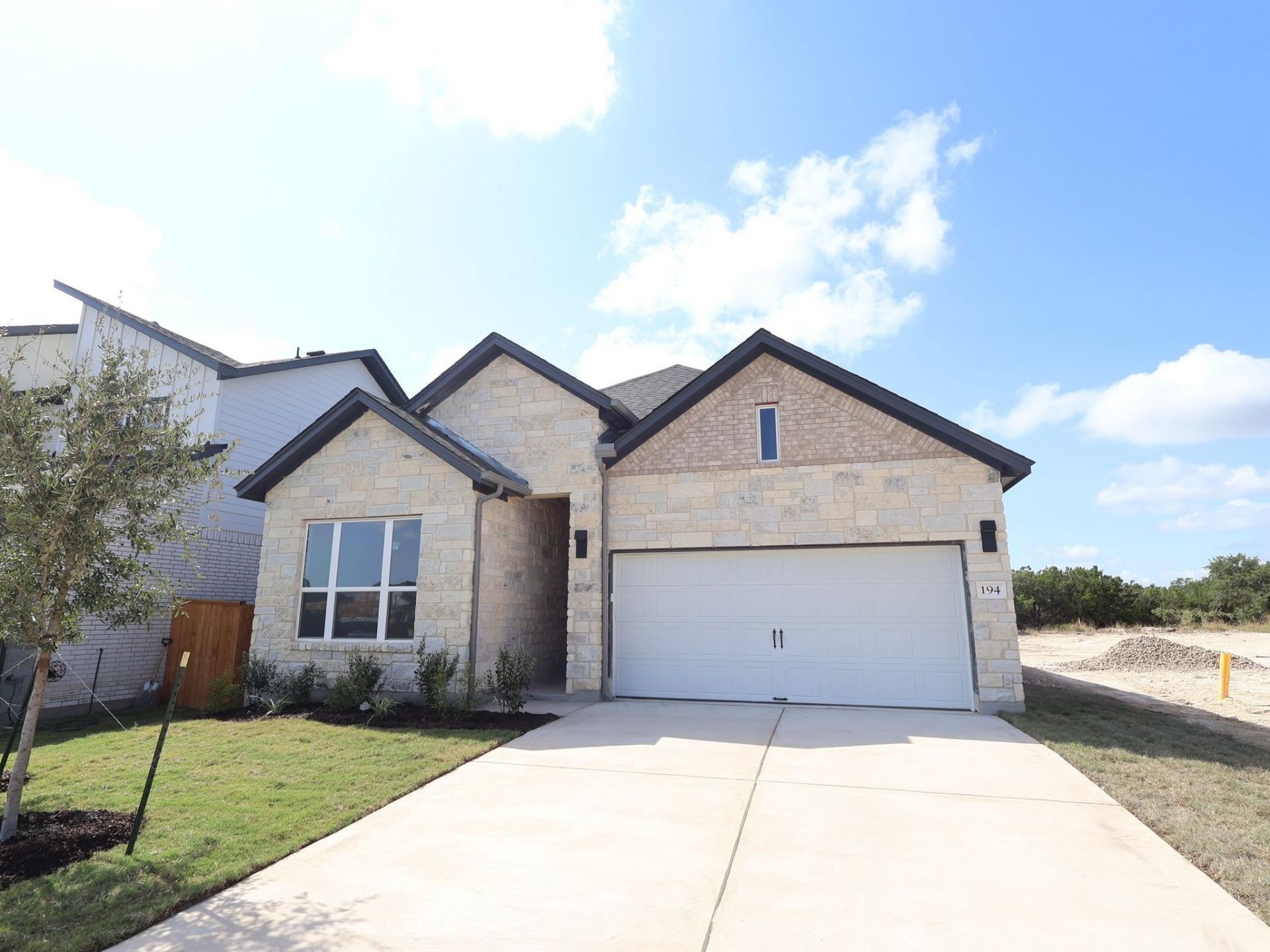 194 Norway Spruce St, Dripping Springs, TX 78620 Main Photo