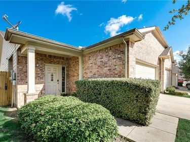 1237 Grand Central Parkway , Fort Worth, TX 76131