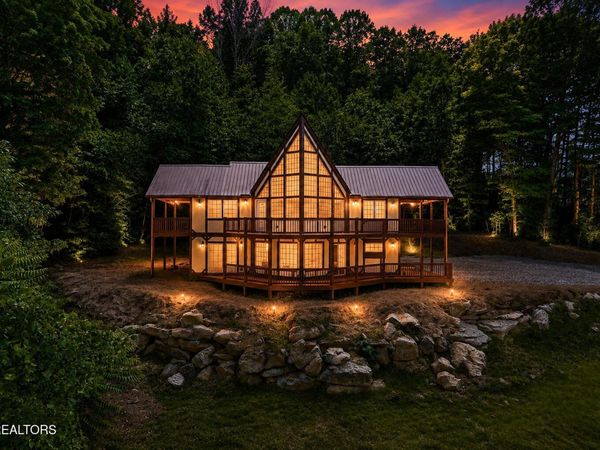 517 Big Sky Rd, Jamestown, TN 38556