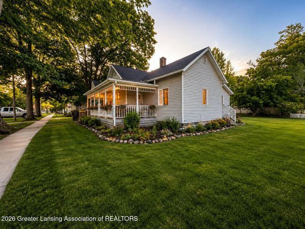 219 E Adelaide Street, Maple Rapids, MI 48853