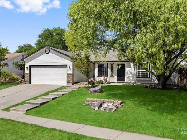 581 N Shady Grove Way, Kuna, ID 83634