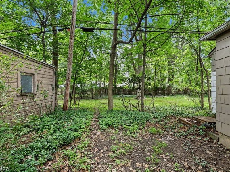 1371 Lynn Park Drive, Cleveland, OH 44121 Photo 29