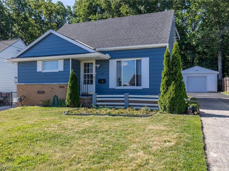 3299 Winthrop Drive, Parma, OH 44134 Photo 2