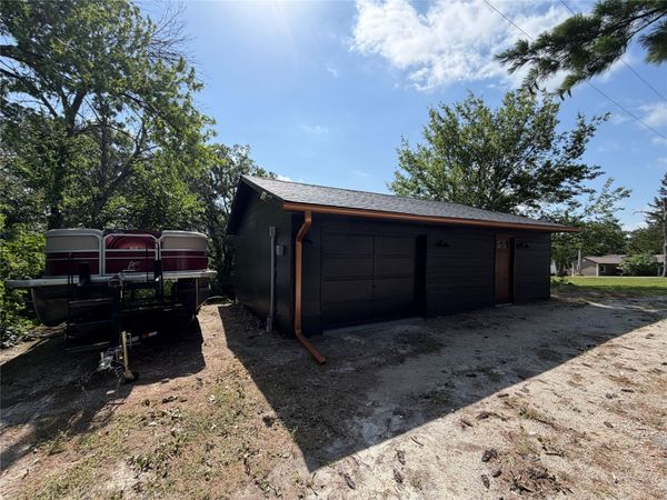8422 Meadow Wood Drive, Dexter, IA 50070